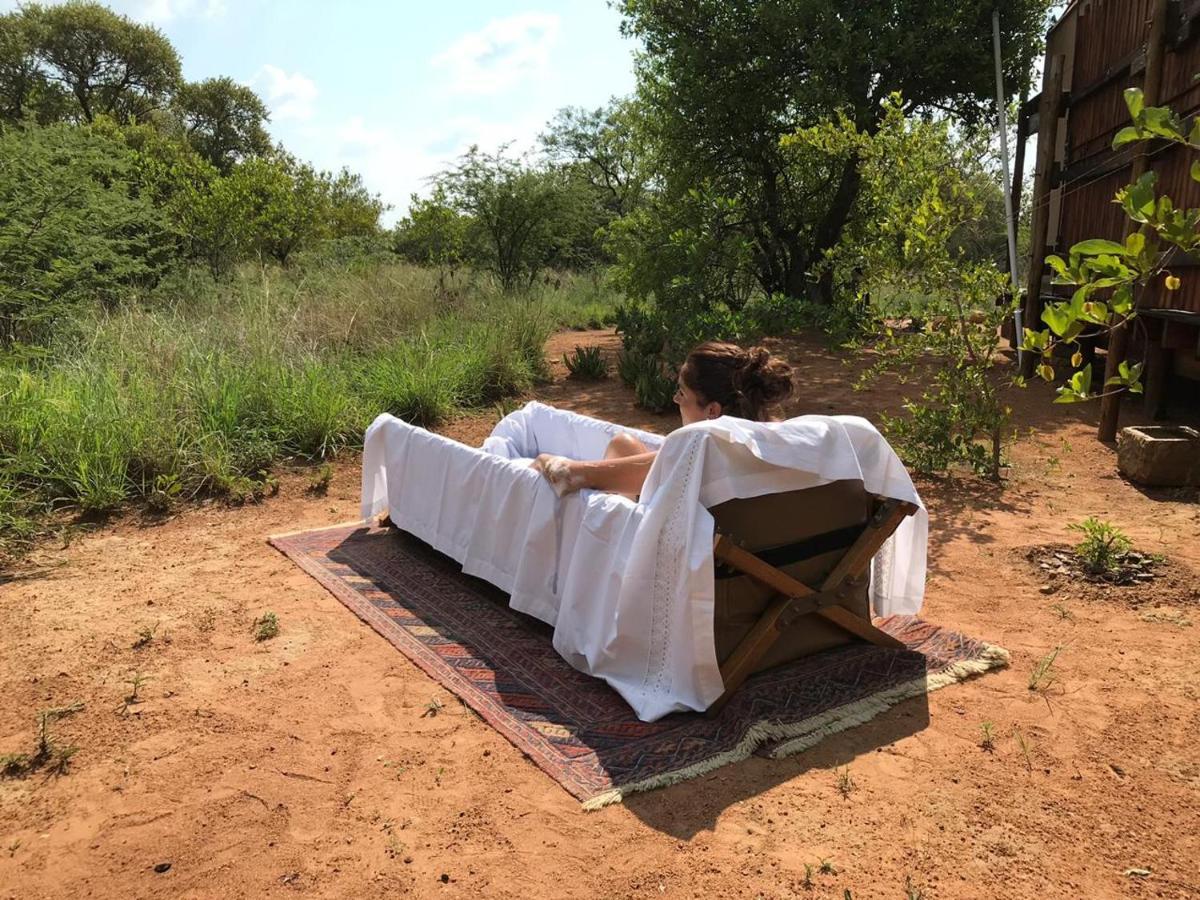 Out In Africa Wildlife Lodge Hammanskraal Exterior foto