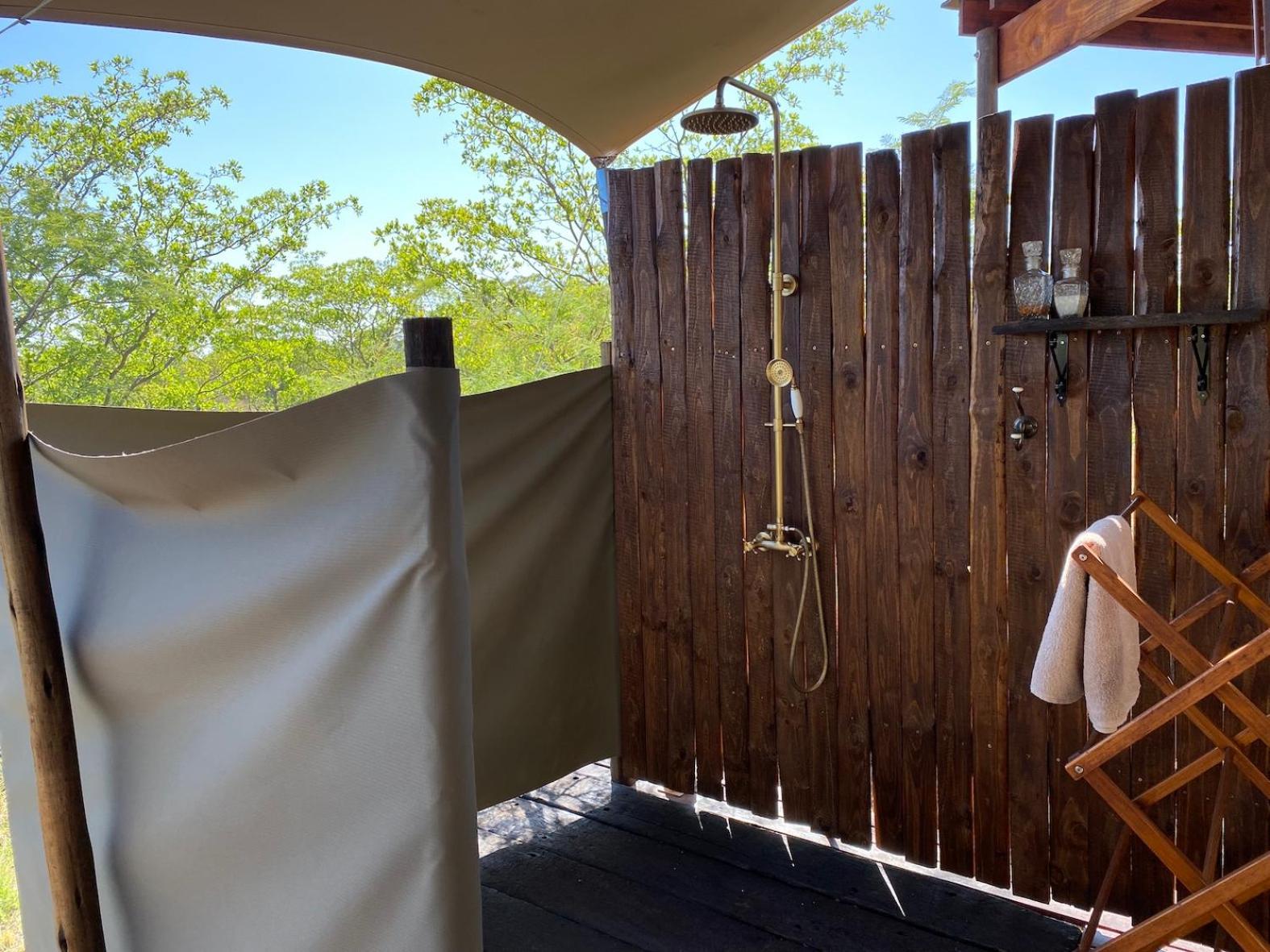 Out In Africa Wildlife Lodge Hammanskraal Exterior foto